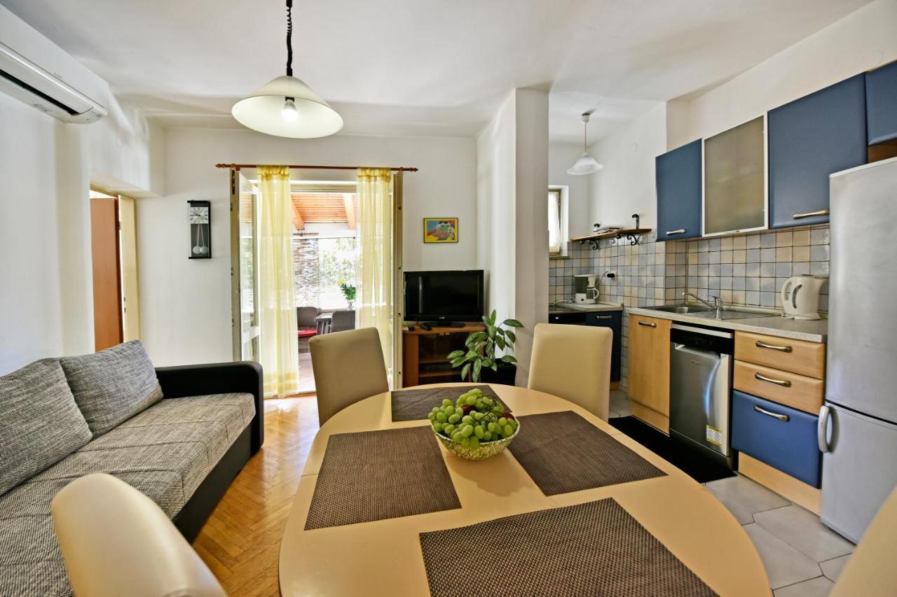 Apartment Nikola Porec