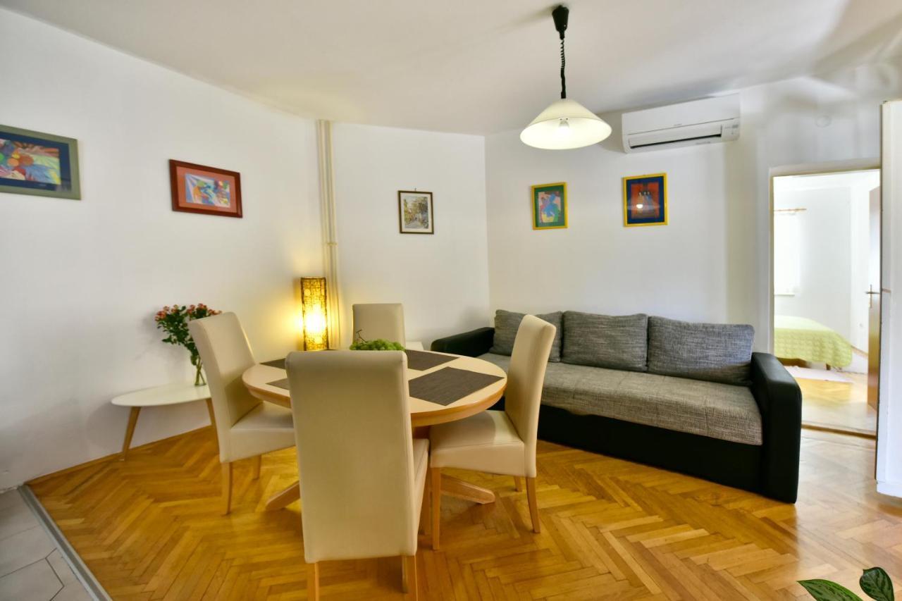 Apartment Nikola Penzión pre hostí 3*