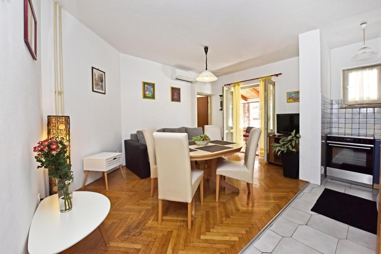 Penzión pre hostí Apartment Nikola 3*